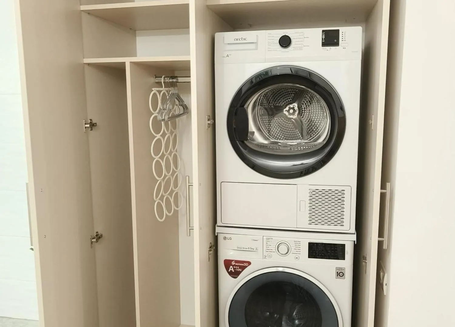 Carol Luxury Apartment Bucharest 0*,